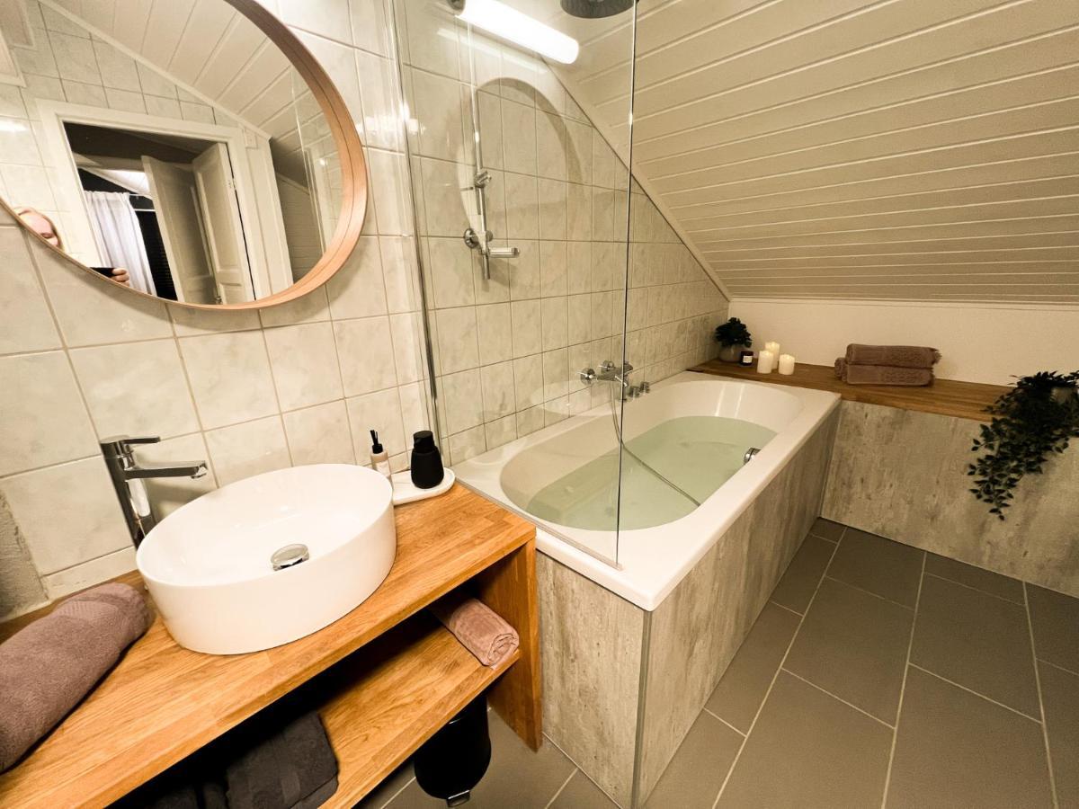 Charming Loft Retreat On Tromso'S Historic Main Street: 3-Minute Stroll To City Square Bagian luar foto