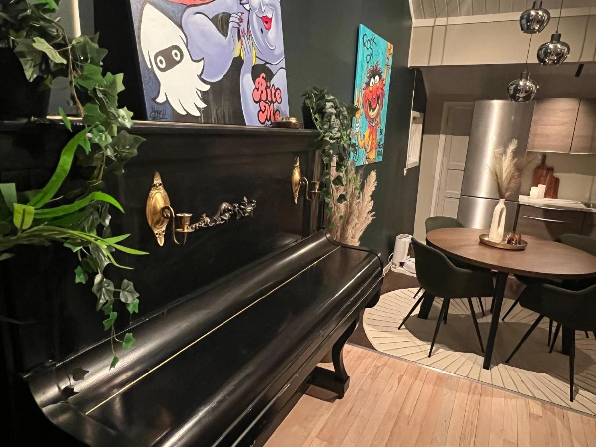 Charming Loft Retreat On Tromso'S Historic Main Street: 3-Minute Stroll To City Square Bagian luar foto
