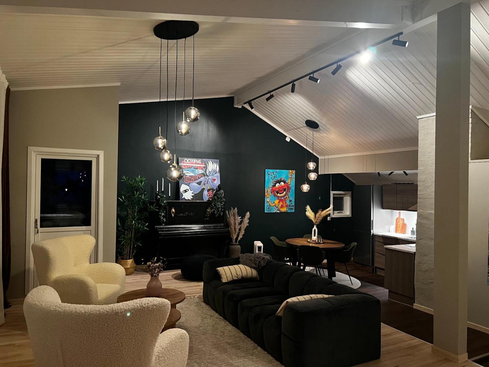 Charming Loft Retreat On Tromso'S Historic Main Street: 3-Minute Stroll To City Square Bagian luar foto